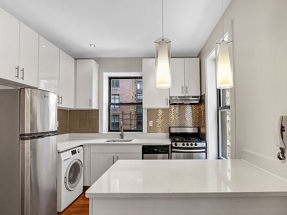 3rd image of 321 W 94th St APT 3NW