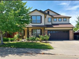 304 Ranch House Dr, Cloverdale, CA 95425