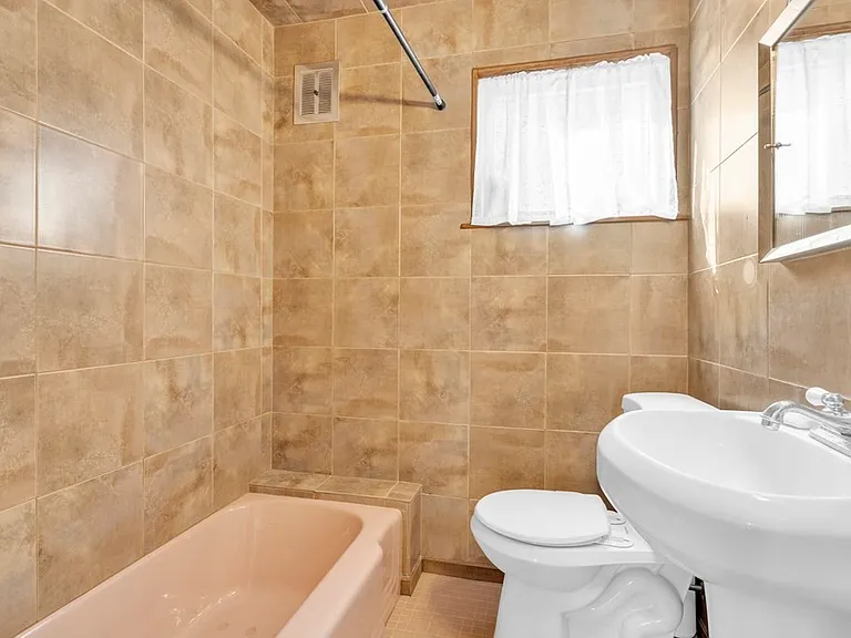 11-13 Bridgham Ave #2 — Photo 14