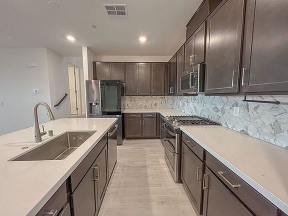 4th image of 11647 Desert Hollow Ave