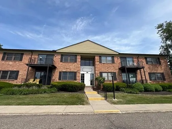 29990 Wildbrook Dr, Southfield, MI 48034