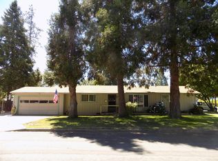 402 SW Wildwood Ave, Grants Pass, OR 97526