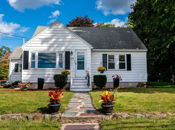 83 Mansfield Ave, Norton, MA 02766