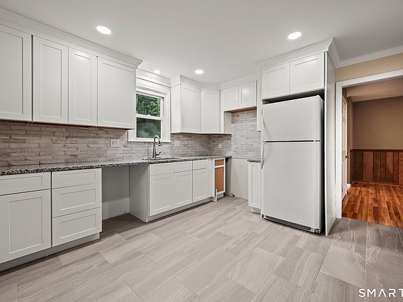 3rd image of 19 Sheffield Road