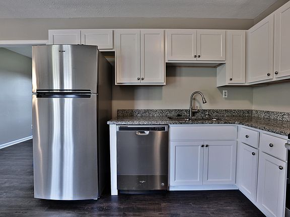 4th image of 208 Aspen Way