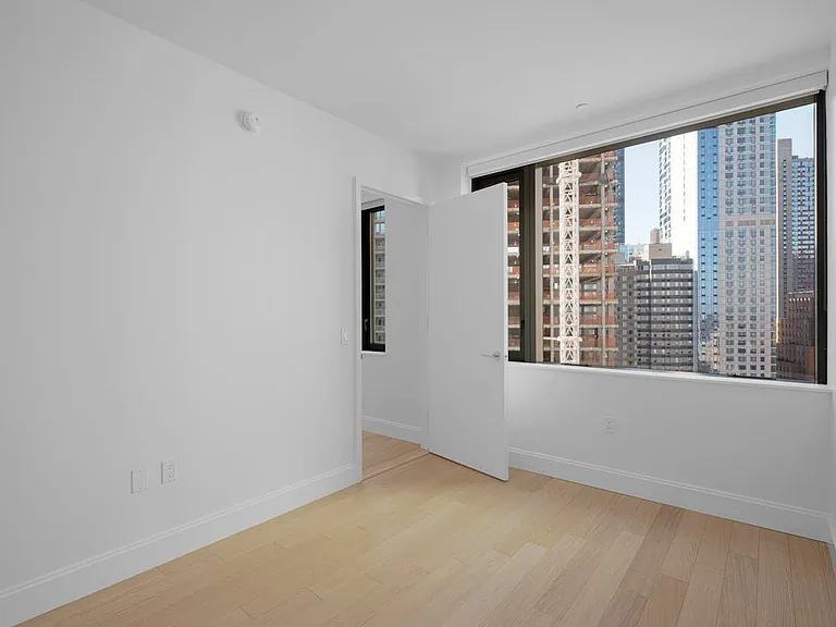 10 City Point #38B — Photo 7