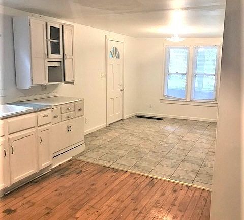 5th image of 224 S Adams St APT 1