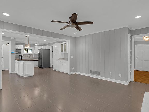 5th image of 4204 Havana Ct