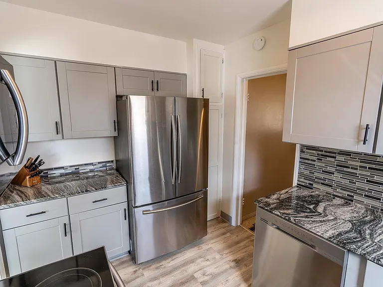 2288 S Franklin St — Photo 5