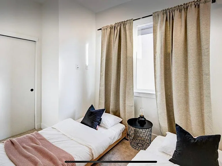 1370 Yates St #1 — Photo 15