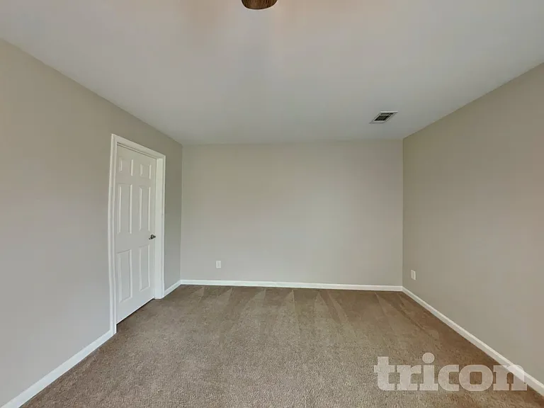 2640 Jordan Ridge Dr — Photo 9