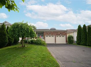 23 Stowe Ter, Brantford, ON N3T6P4
