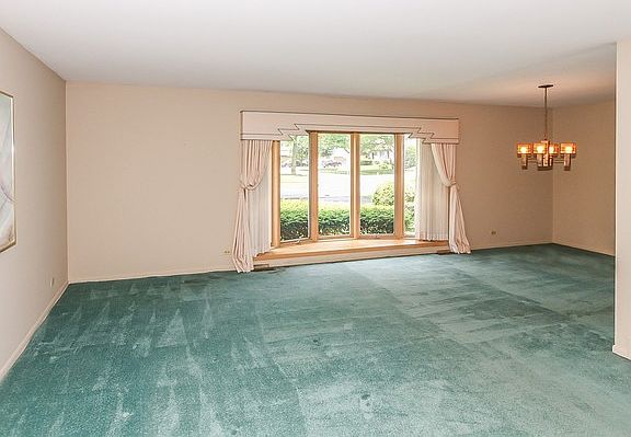 4th image of 277 Denver Dr