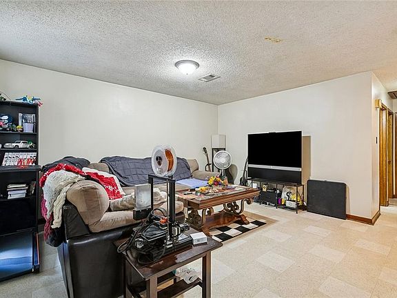 5th image of 46458 N Cherry St