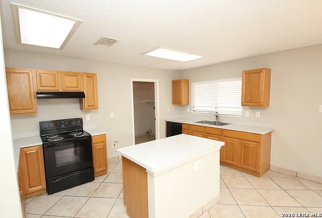 7807 Pecan Hts — Photo 10