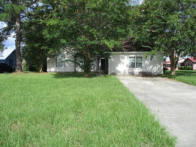 1st image of 3 Fernwood Cir