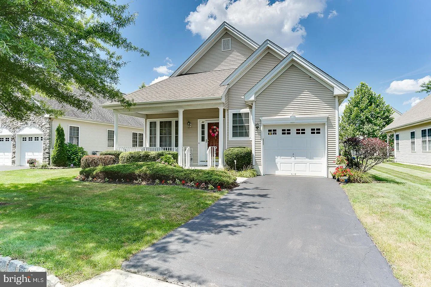 23 Hummingbird Dr photo 1