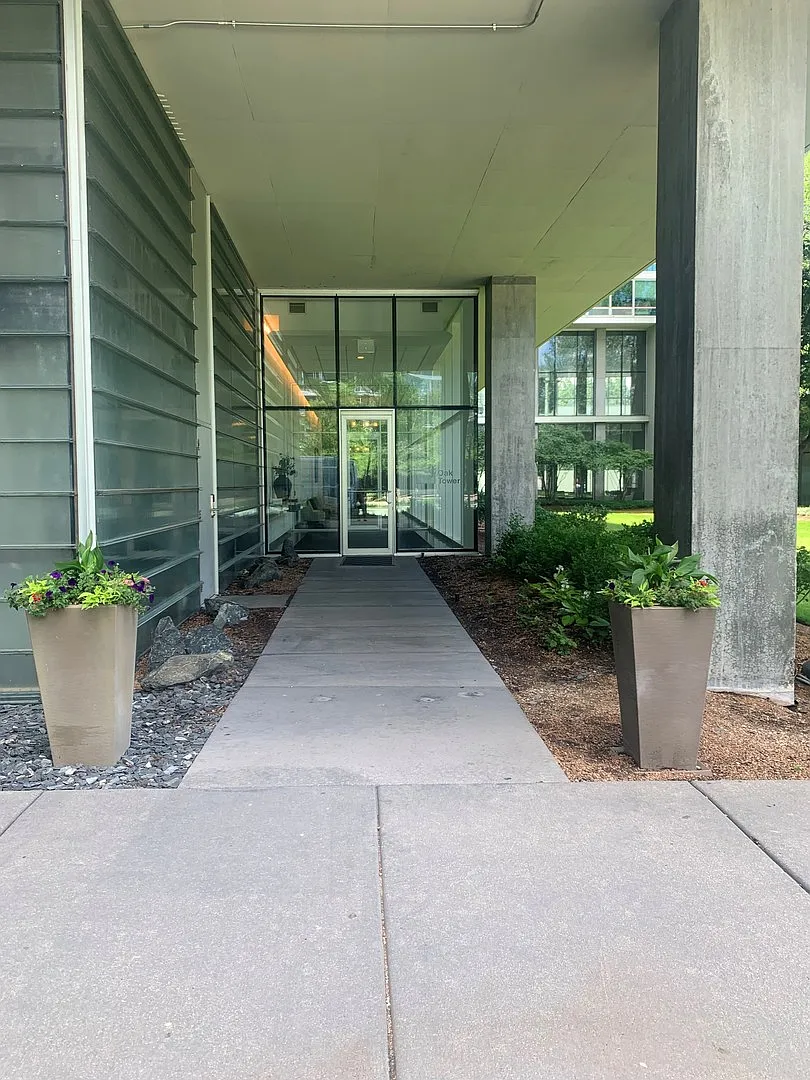 1 bed, 801 sqft, $2,500 — Photo 3