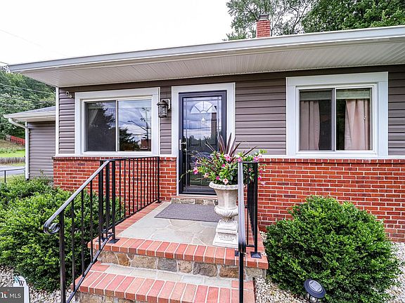 4th image of 15932 Donald Curtis Dr