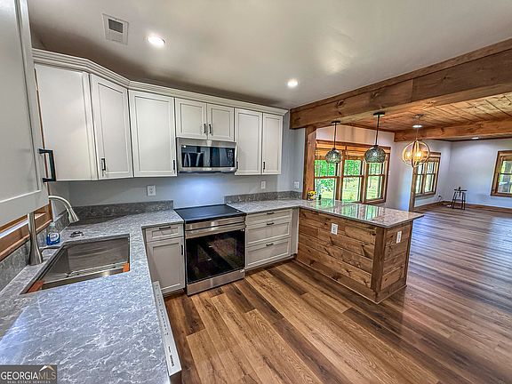 4th image of 30 Ideal Acres Rd
