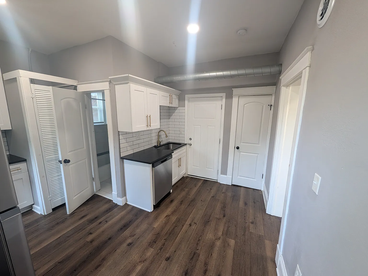 1 bed, 800 sqft, $1,325 — Photo 4