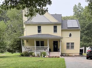 93 Gull Dip Rd, Ridge, NY 11961