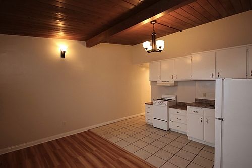 2nd image of 222 S Oak Knoll Ave APT 3