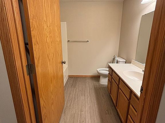 5th image of 323B Williamsburg Pl