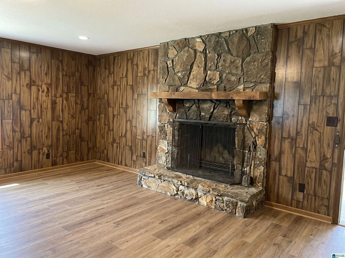 Now Available $1,340/Month - Housing Vouchers Accepted — Photo 3
