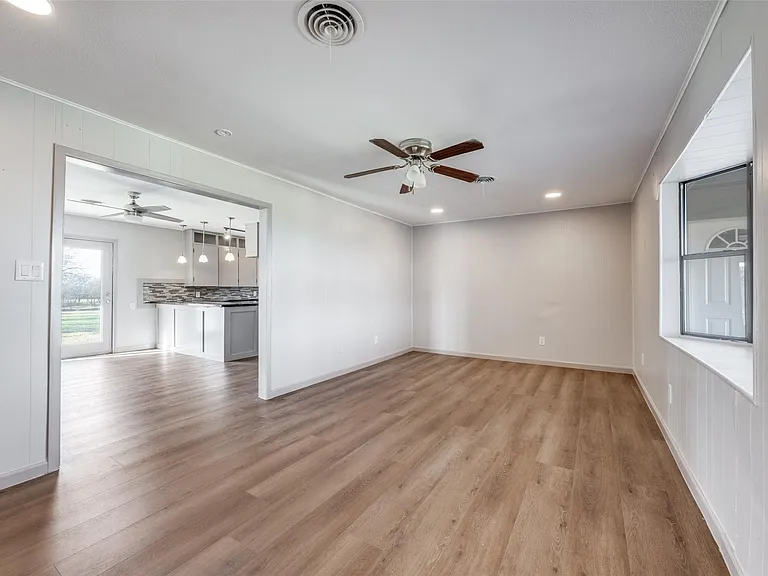 226 Glen Meadows Dr — Photo 10