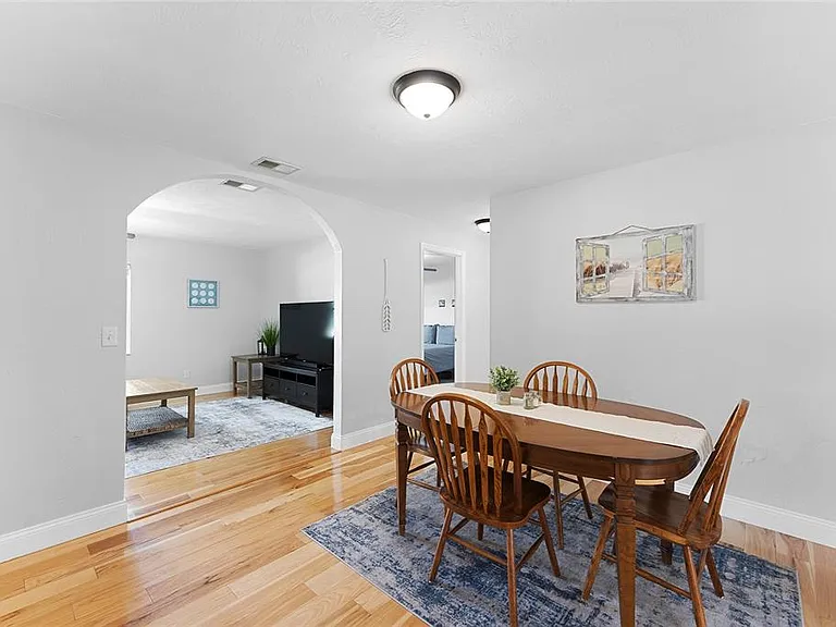 909 Bentwood Ln #1 — Photo 10