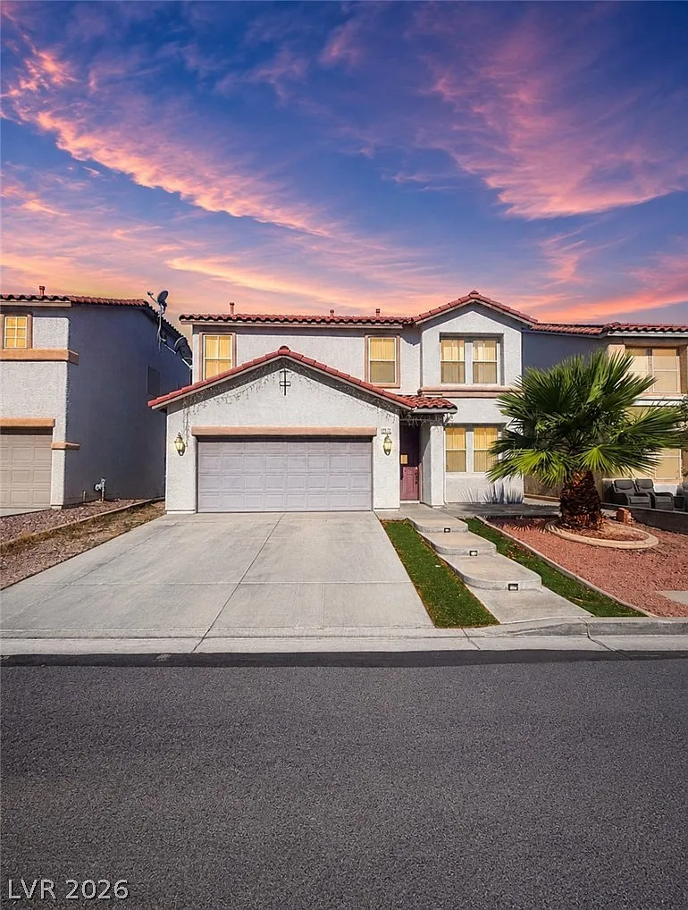 5 bed, 3.0 bath, 2774 sqft, $2,500 — Photo 1