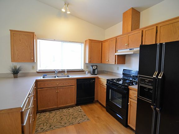 5th image of 387 White River Dr