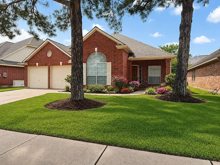 7127 Bristol Ridge Dr — Photo 1
