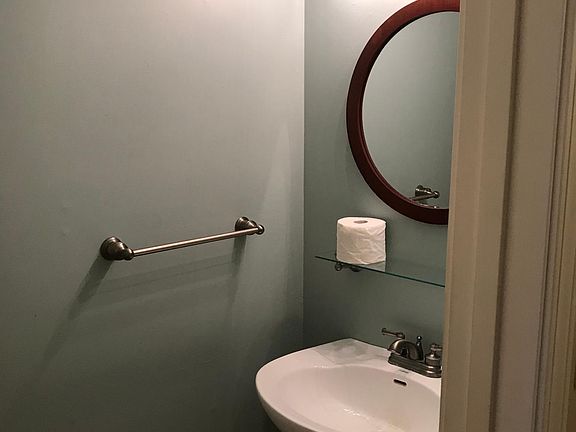 5th image of 7 Briarcliff Ct