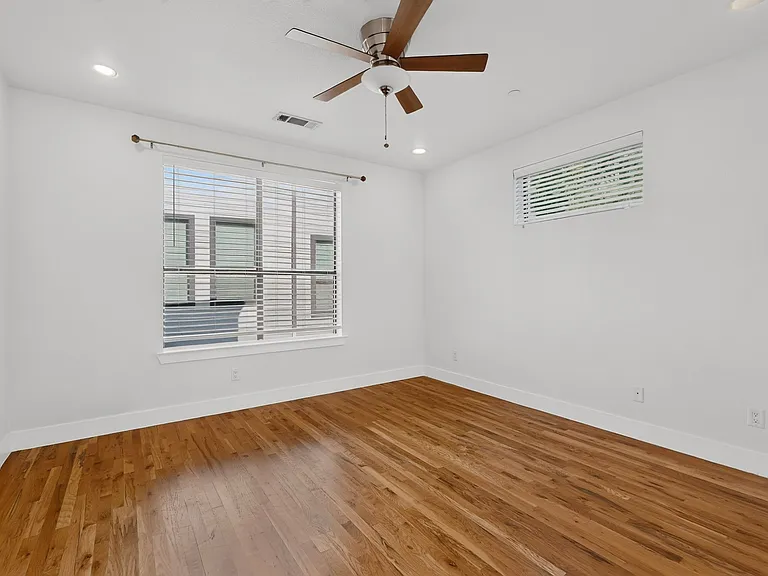 4950 Cedar Springs Rd #301 — Photo 10
