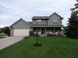 2854 Meadow Flower Ln, Green Bay, WI 54313