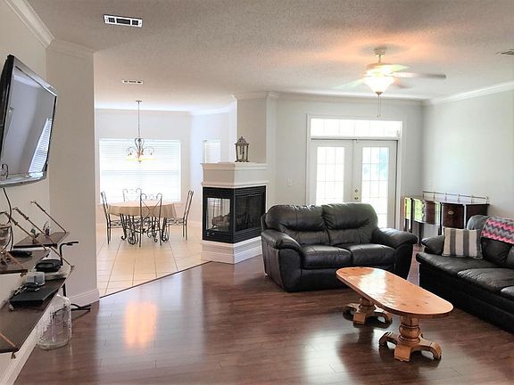 3rd image of 384 Club House Dr E