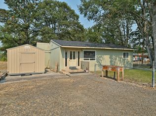 750 Ayres Rd, Eagle Point, OR 97524