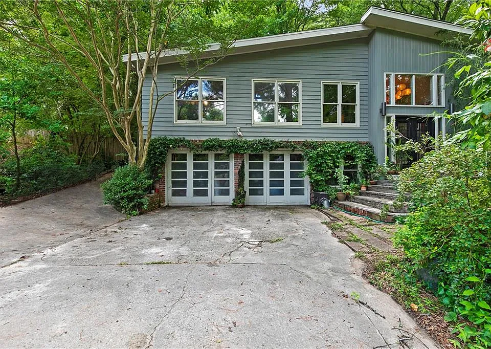 1232 Bernadette Ln NE