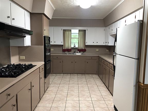 4th image of 142 Gaudet Dr