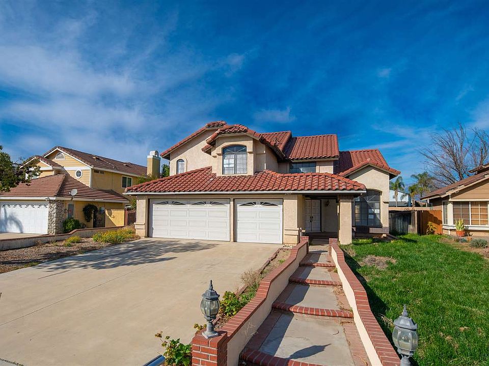 1st image of 2909 E Black Horse Dr