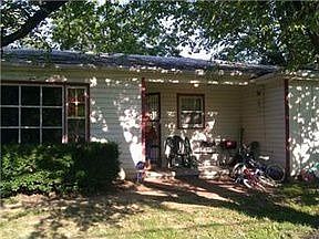 4th image of 9212 Askew Ave