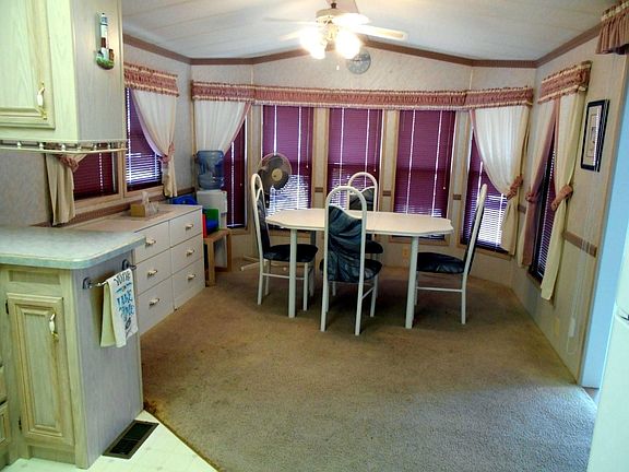 3rd image of 186 Edison Dr #223