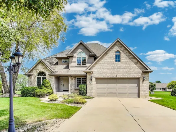 9935 Ashwood Ln, Munster, IN 46321