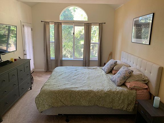 5th image of 268 Bluebonnet Ln Unit 123