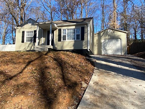 4th image of 709 Woodlawn Dr