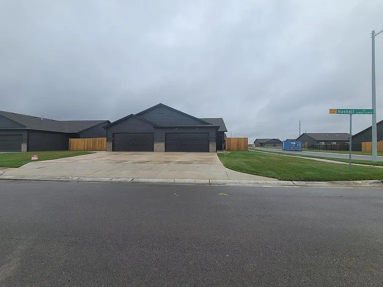 13477 W Haskell Ct — Photo 3