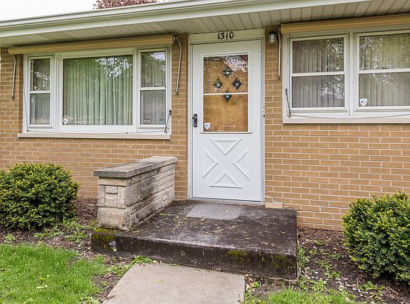 3rd image of 1310 Amber Dr