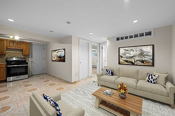 1st image of 3006 Hobart St APT 1